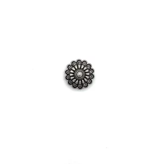 Flower-Shaped Metal Decoration – Western Style (20 mm)