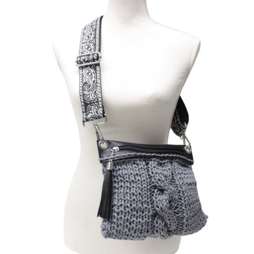 DIY kit for crochet or knitting a zipper bag, black